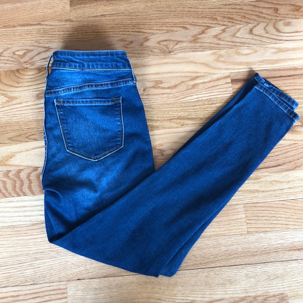 Old navy rockstar super skinny low rise size 2
